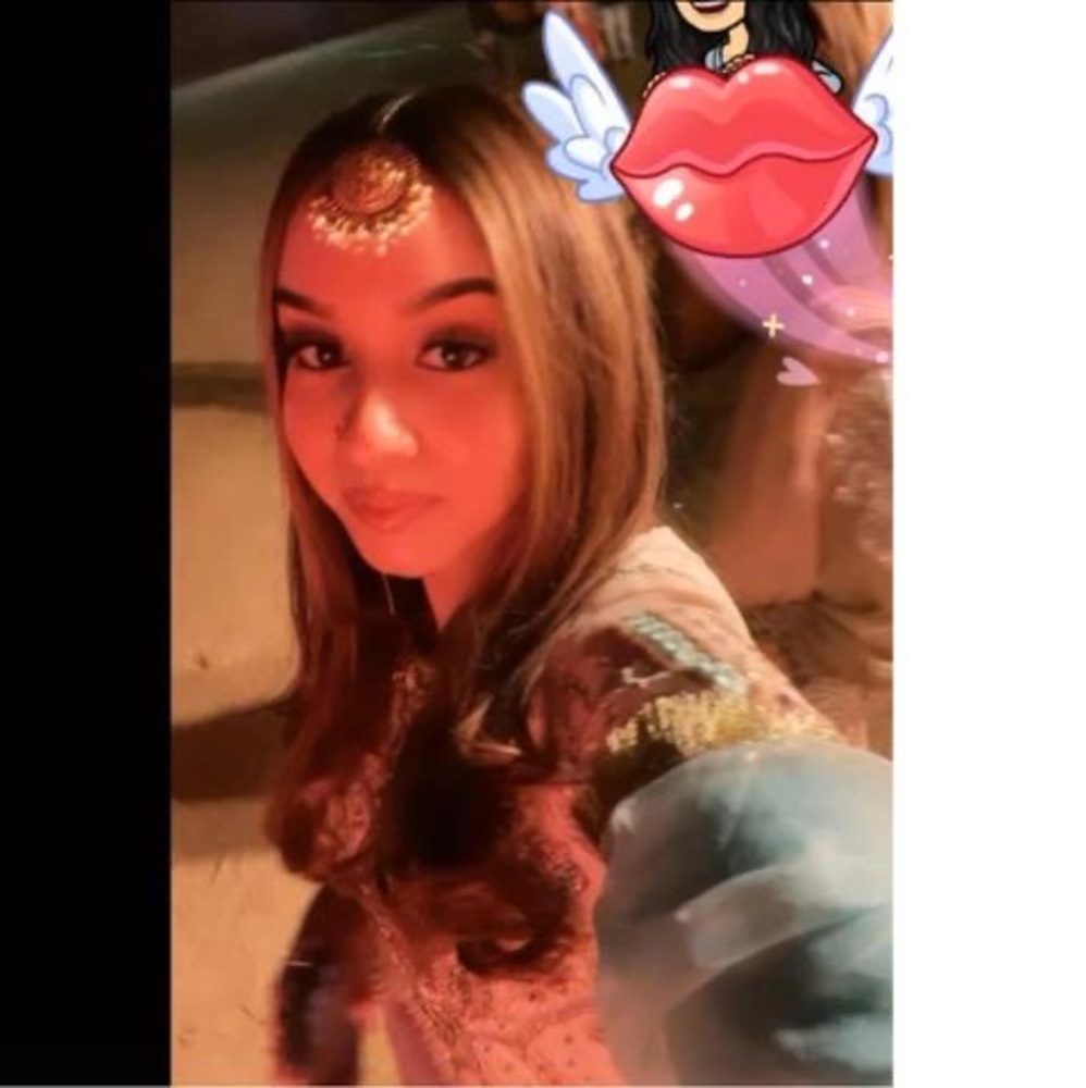 Meet your Posher, Sadaf